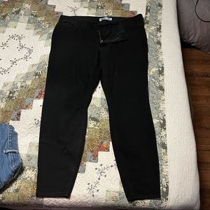 Old Navy rockstar super skinny high-rise black jeans Size 20